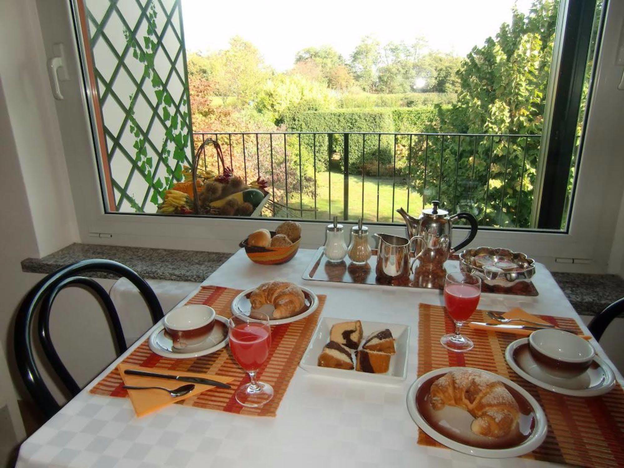فاريسّي La Collina Since 2008 No Smoking B&B المظهر الخارجي الصورة